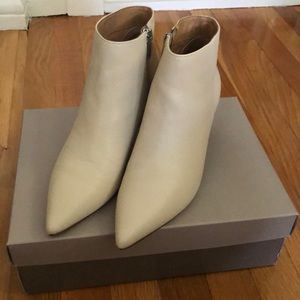 Franco Sarto ivory booties sz 6